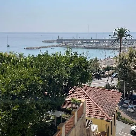 Chez Milo, Plages & Centre Апартаменты *